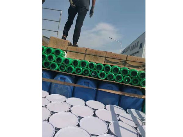 非固化橡膠瀝青防水涂料、丁基卷材、搭接膠帶發(fā)貨